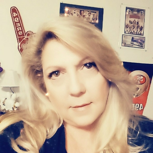 Meet your Posher, Anna - Picture 1 of 1